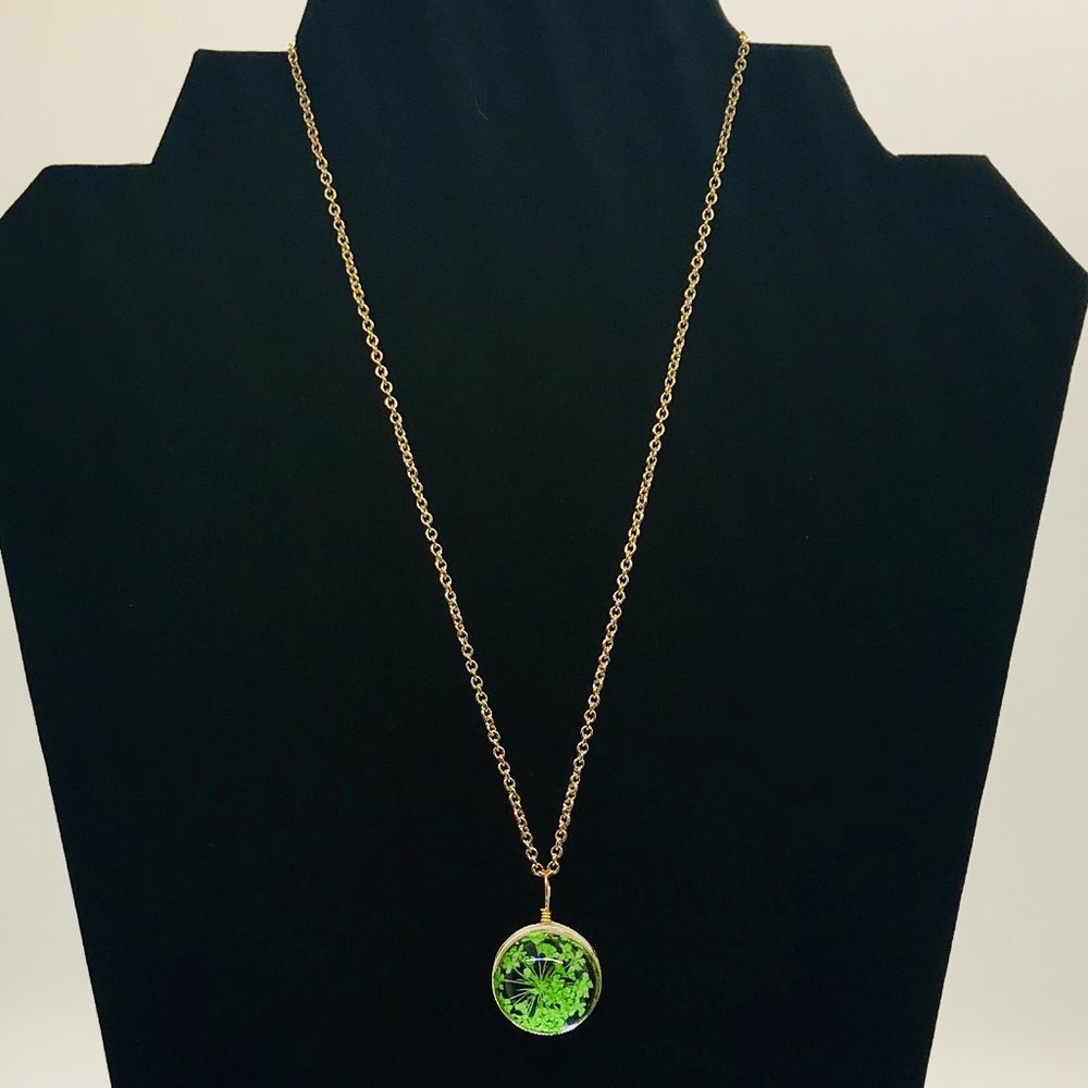 Green Baby's Breath Glass Pendant Necklace - Picture 4 of 9